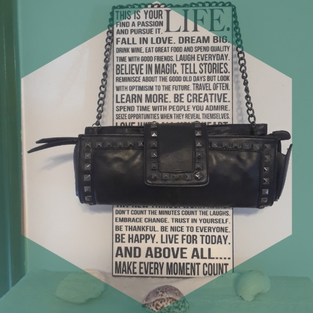 😎VINTAGE Hurley Studded Shoulder Bag
